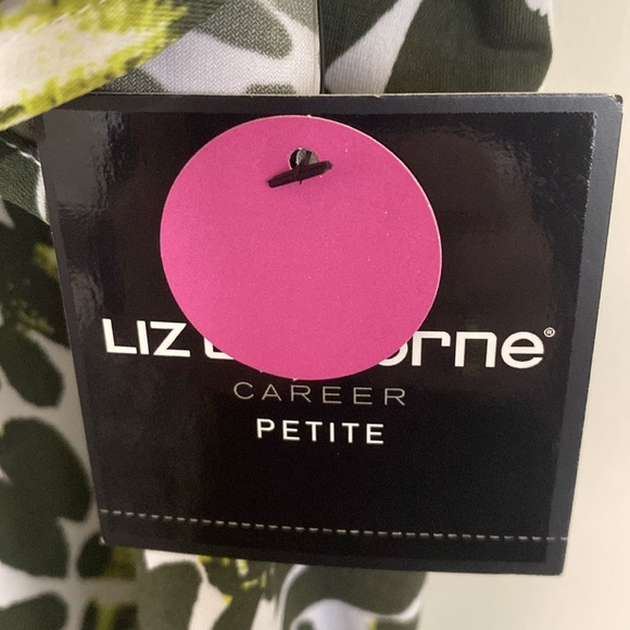 Liz Claiborne Career Petite top. Size PL - Picture 4 of 5